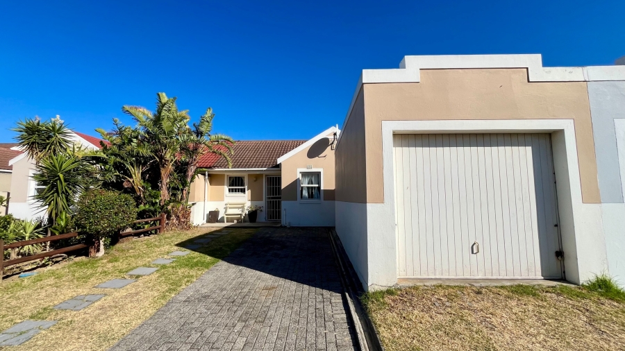 2 Bedroom Property for Sale in Whispering Pines Western Cape